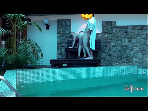 ❤️ Chefe convida empregada para a piscina, mas não conseguiu resistir a um ️ Porno real vídeo em porno pt-br.high-pass.ru ﹏